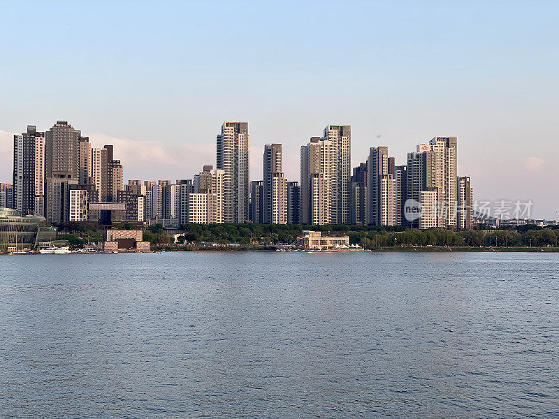 Seoul Han River and Banpo Apartments汉江盘浦